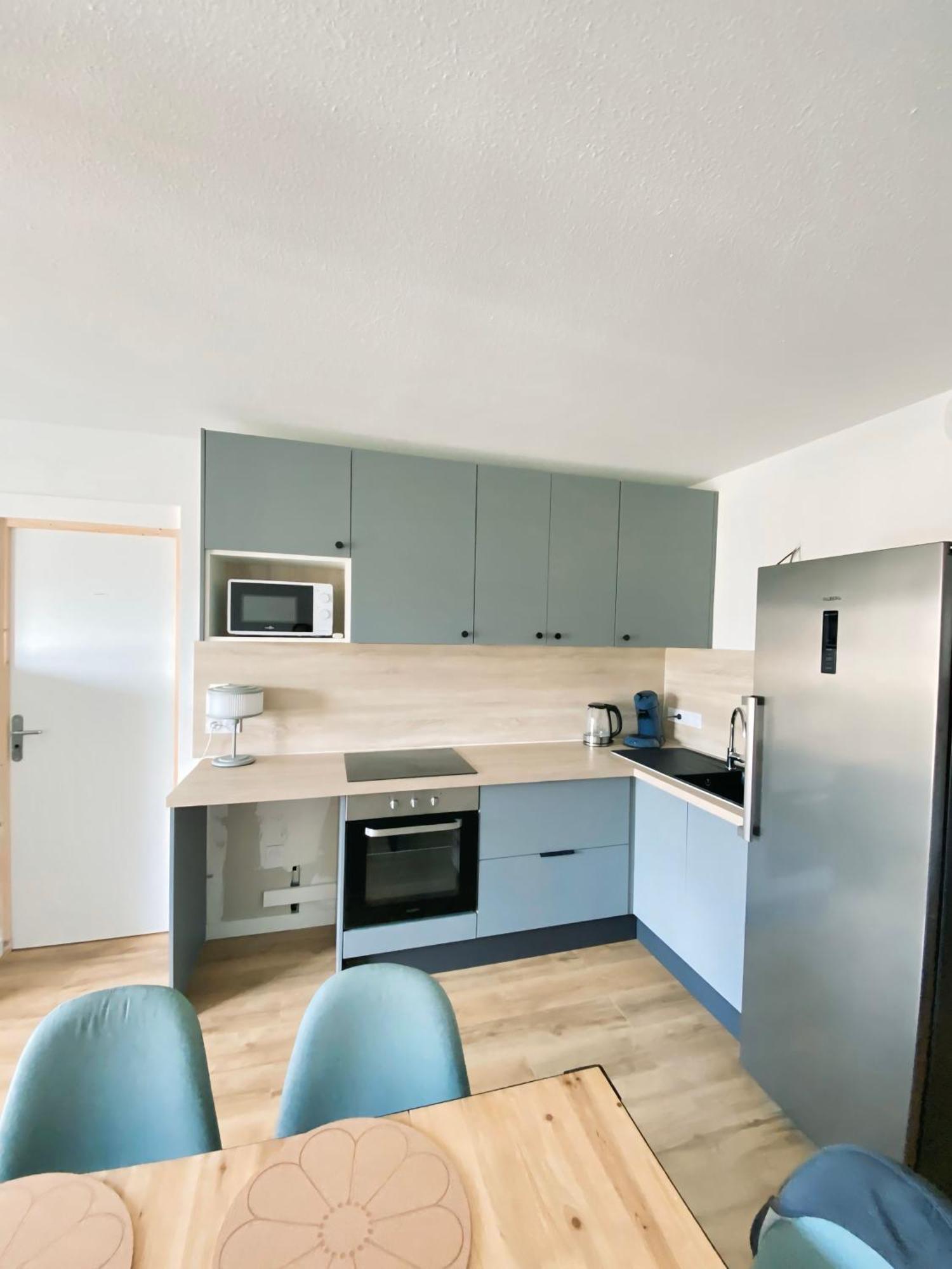 Homestay Et Salle De Bain Privee Dans Partage Avec Toilettes Partages - - Tram B - Ref R1 *
